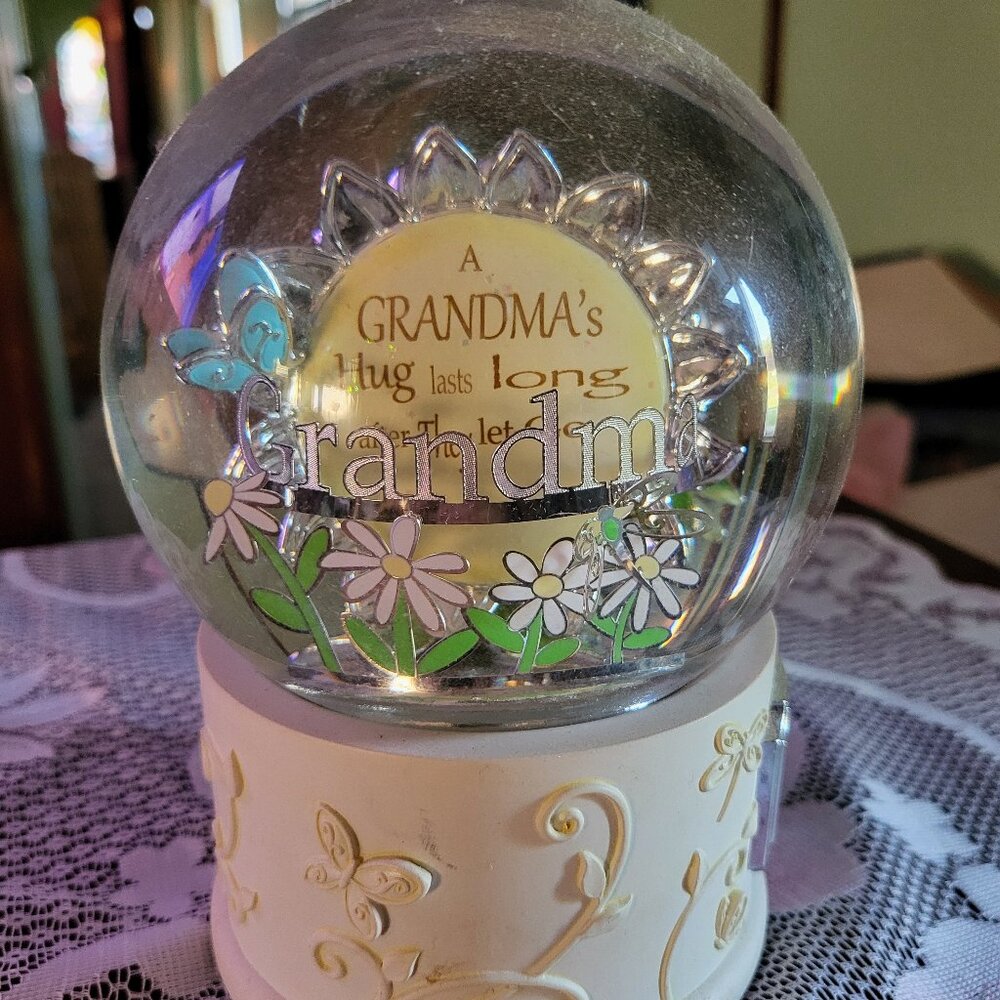 Snow globe - Picture 2 of 4